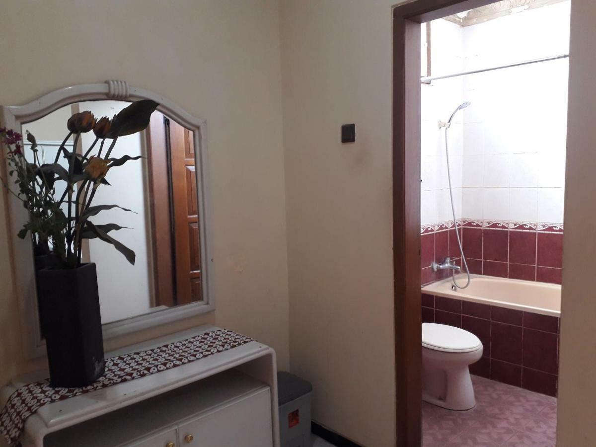 Vidi 1 Hotel Jogjakarta Kejayan Exteriör bild